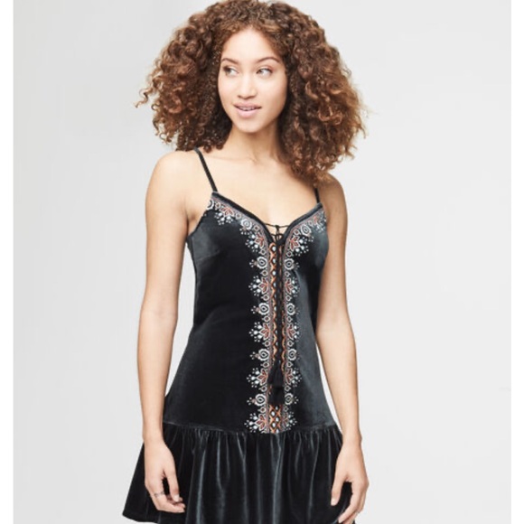 AEROPOSTALE VELVET EMBROIDERED DRESS - Picture 4 of 7